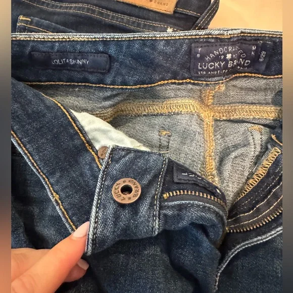 Lucky Brand Jeans - Picture 4 of 5